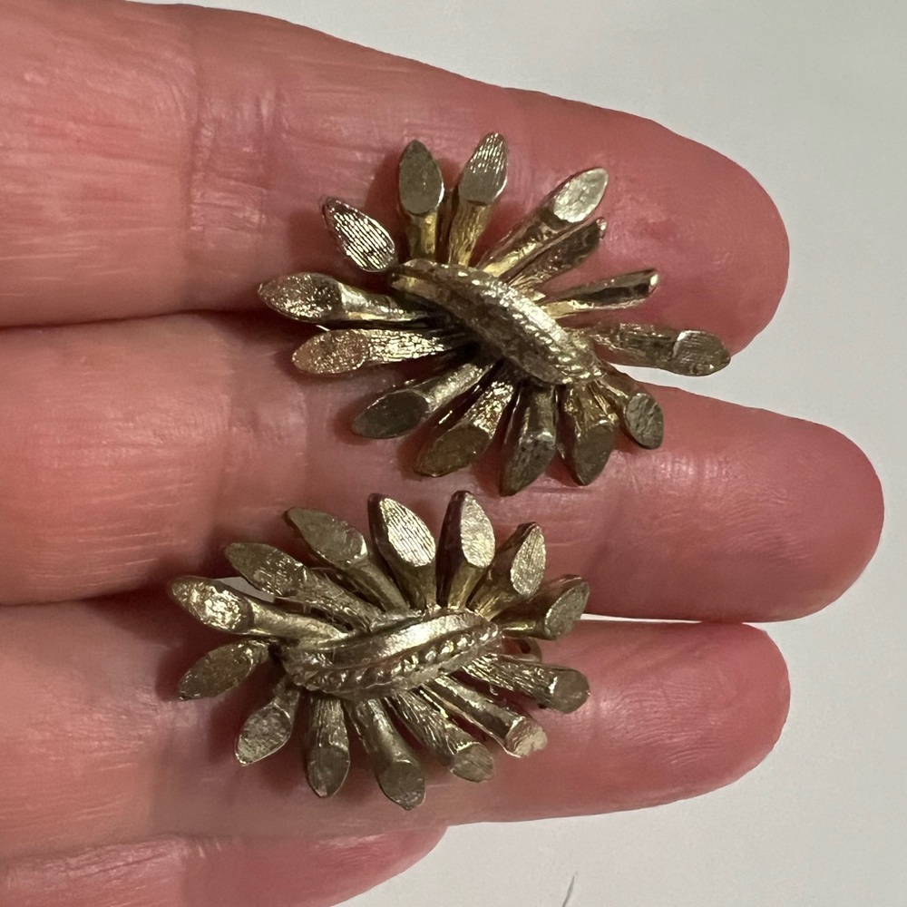 Vintage CORO clip on earrings silver color